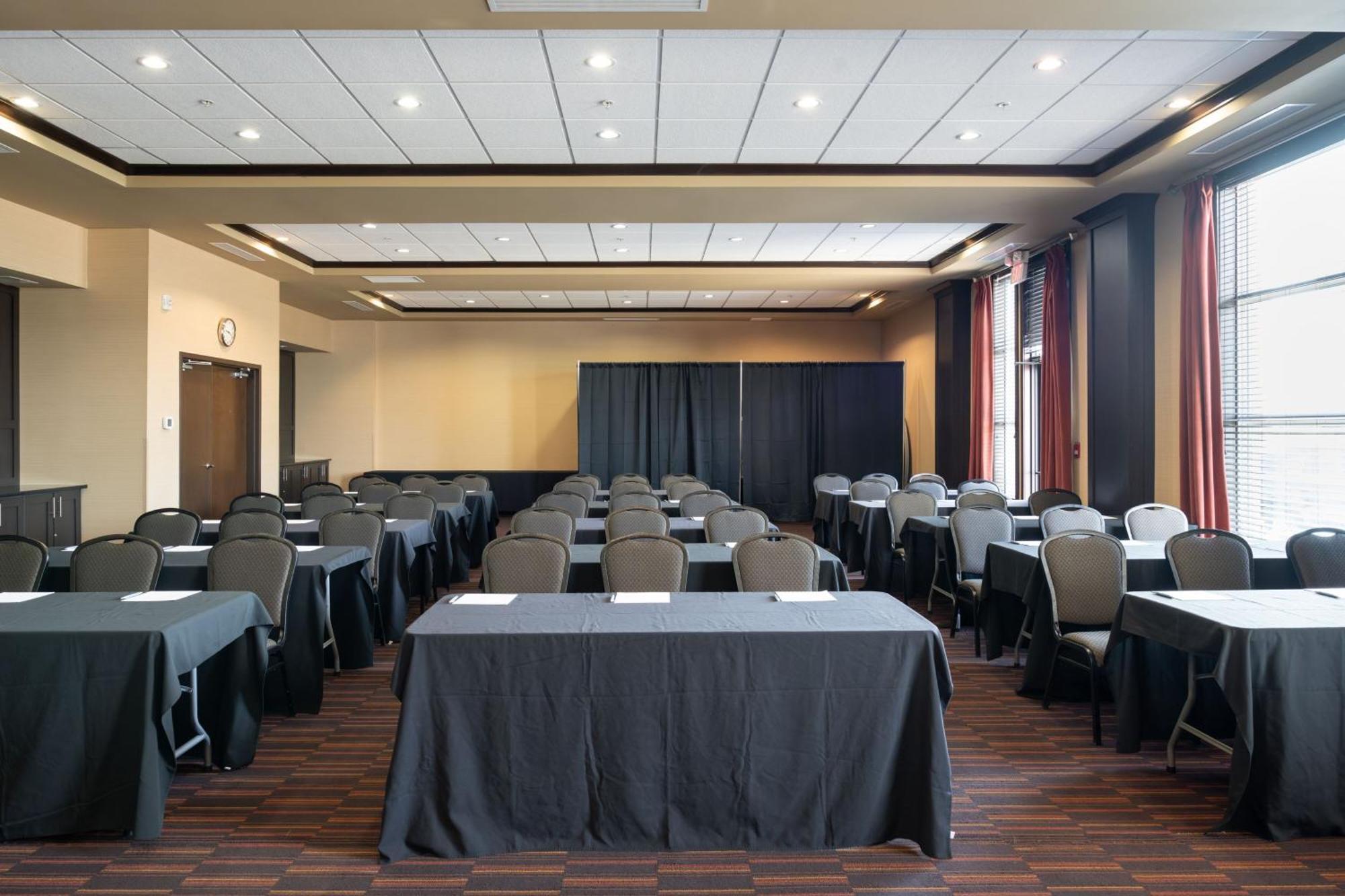 Four Points By Sheraton Edmonton International Airport Nisku Εξωτερικό φωτογραφία