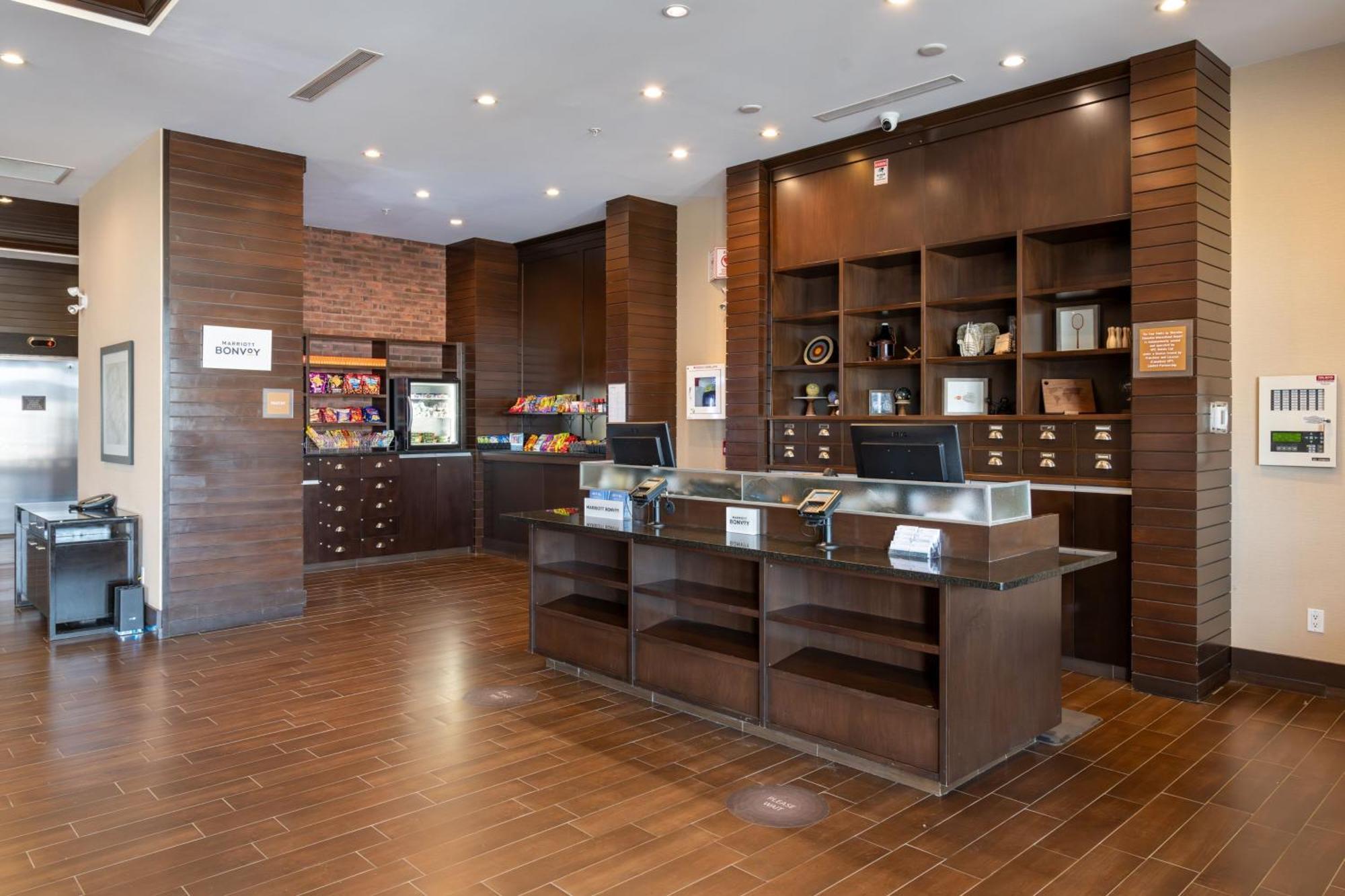 Four Points By Sheraton Edmonton International Airport Nisku Εξωτερικό φωτογραφία