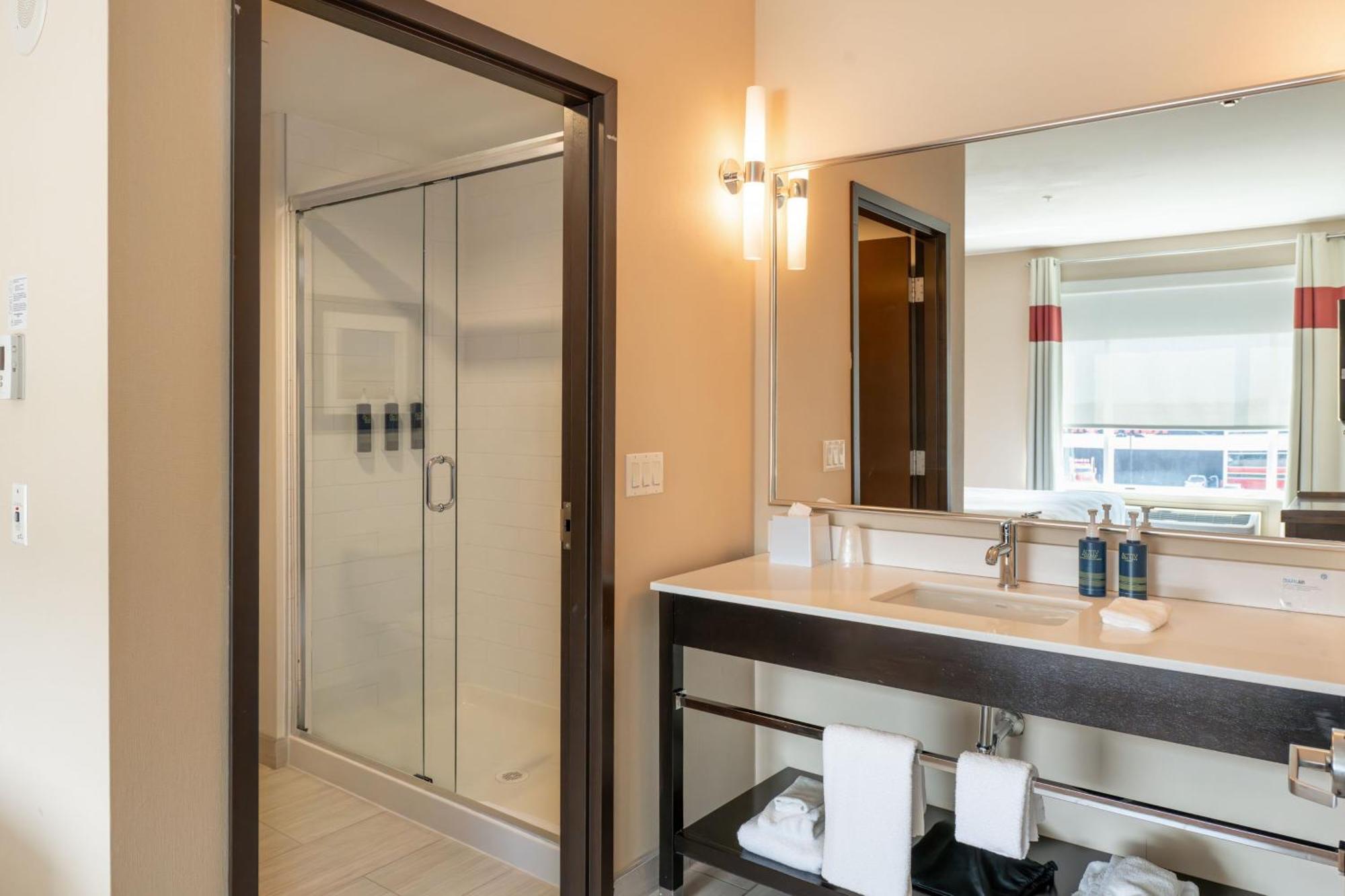 Four Points By Sheraton Edmonton International Airport Nisku Εξωτερικό φωτογραφία